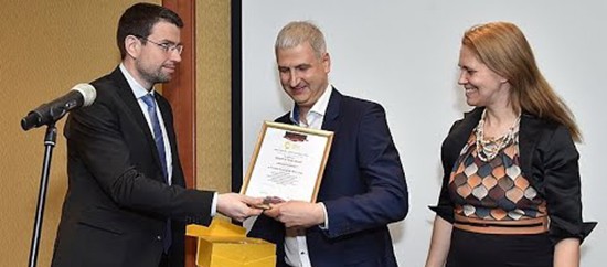 uzleti-etikai-dijat-nyert-aTiszta-Energiak-kft-2019-dijatado-gala-550v uzleti-etikai-dijat-nyert-aTiszta-Energiak-kft-2019-dijatado-gala-550v